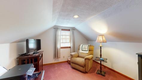 17 Orchard Circle Lewiston ME 04240
