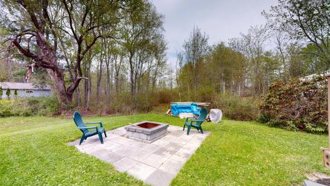 17 Orchard Circle Lewiston ME 04240