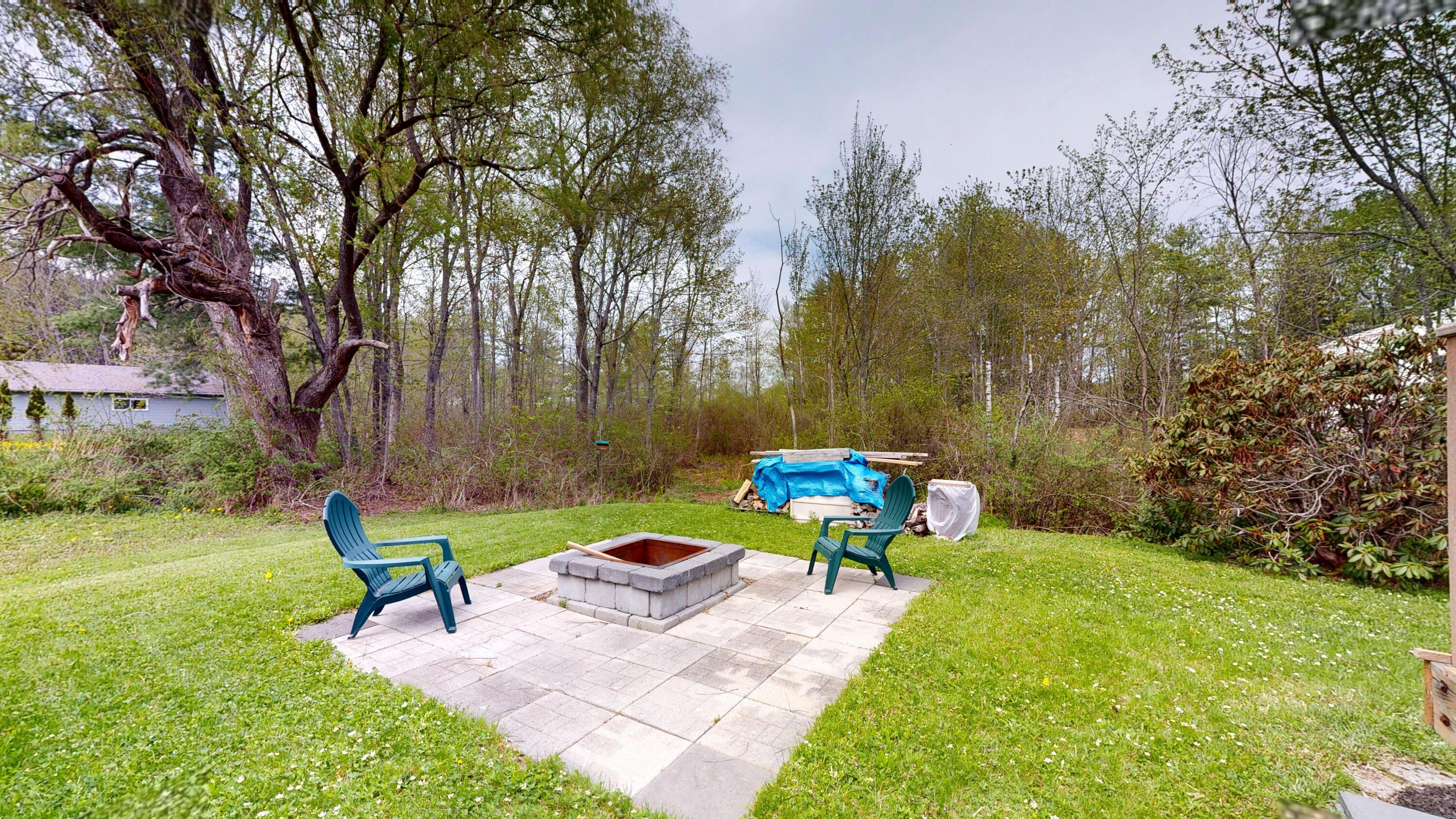 17 Orchard Circle Lewiston ME 04240