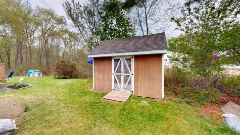 17 Orchard Circle Lewiston ME 04240