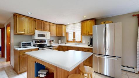 17 Orchard Circle Lewiston ME 04240