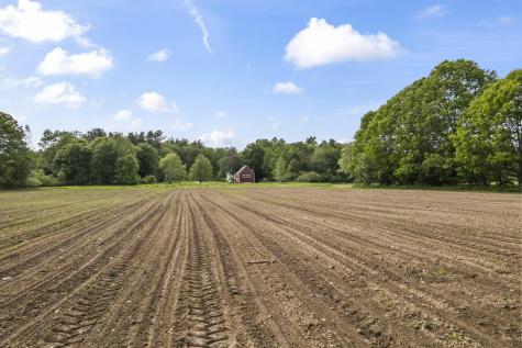 145 Pork Point Road Bowdoinham ME 04008