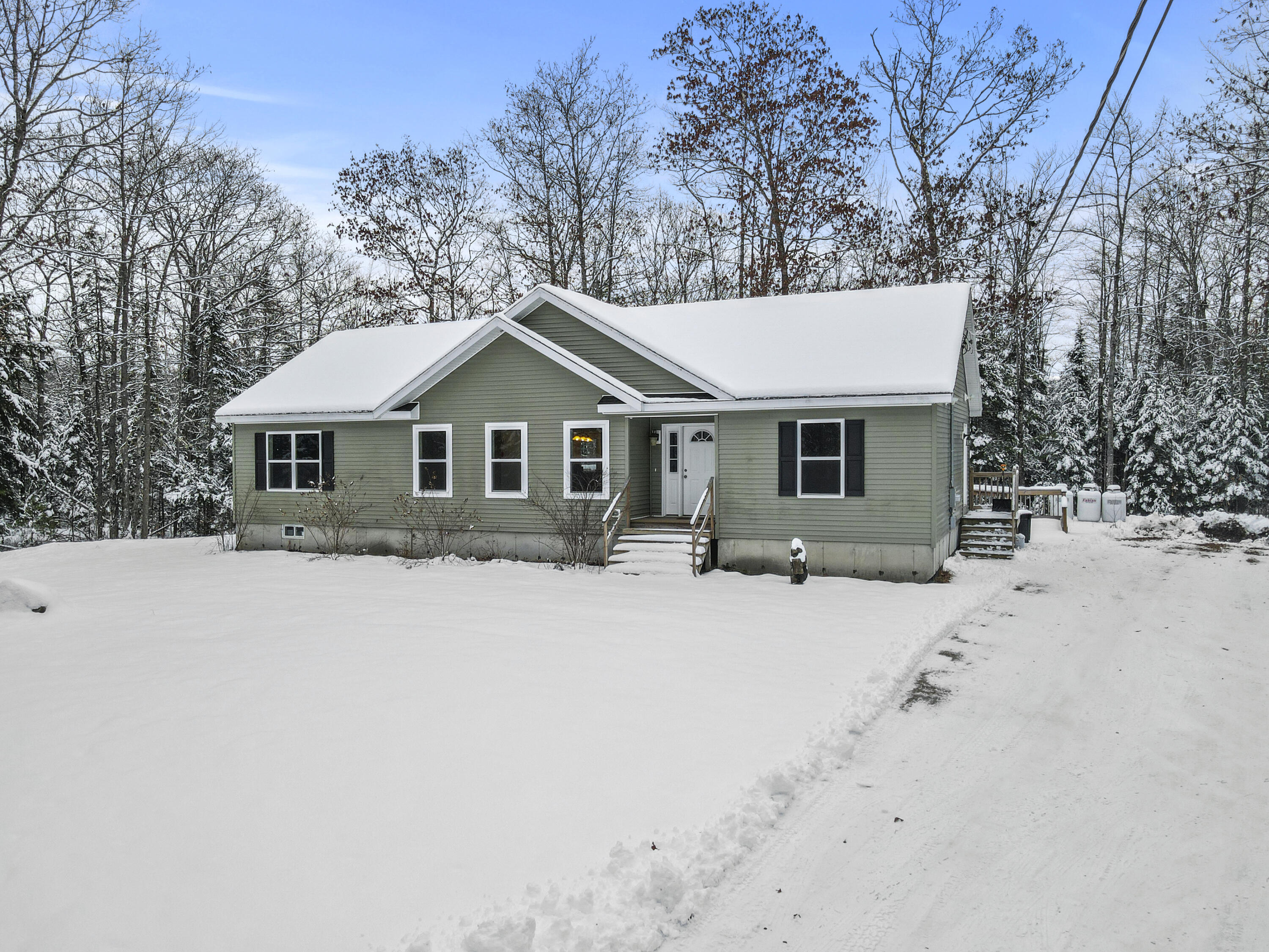131 High Point Place Bradley ME 04411