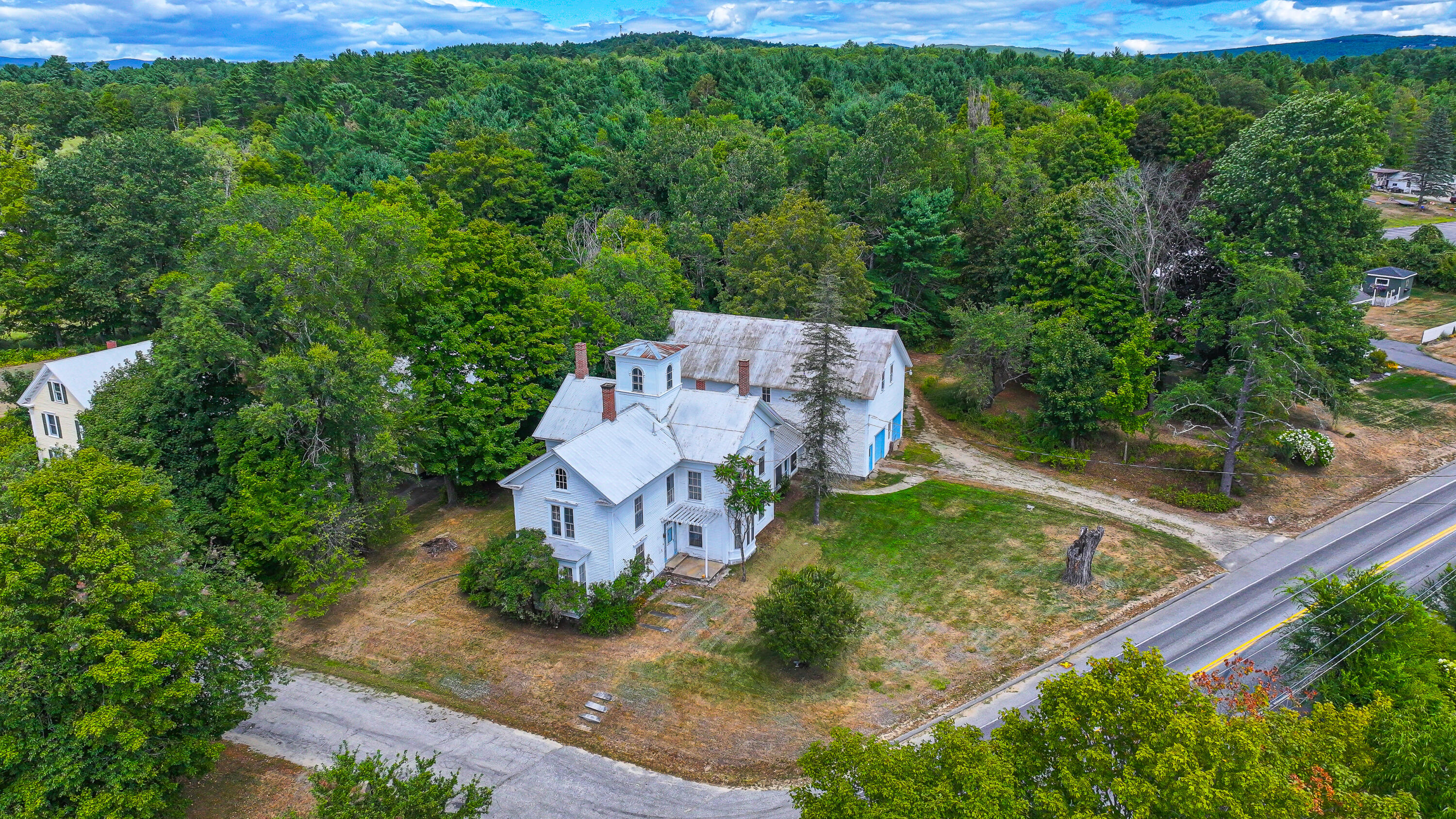 16 Buckfield Road Paris ME 04281