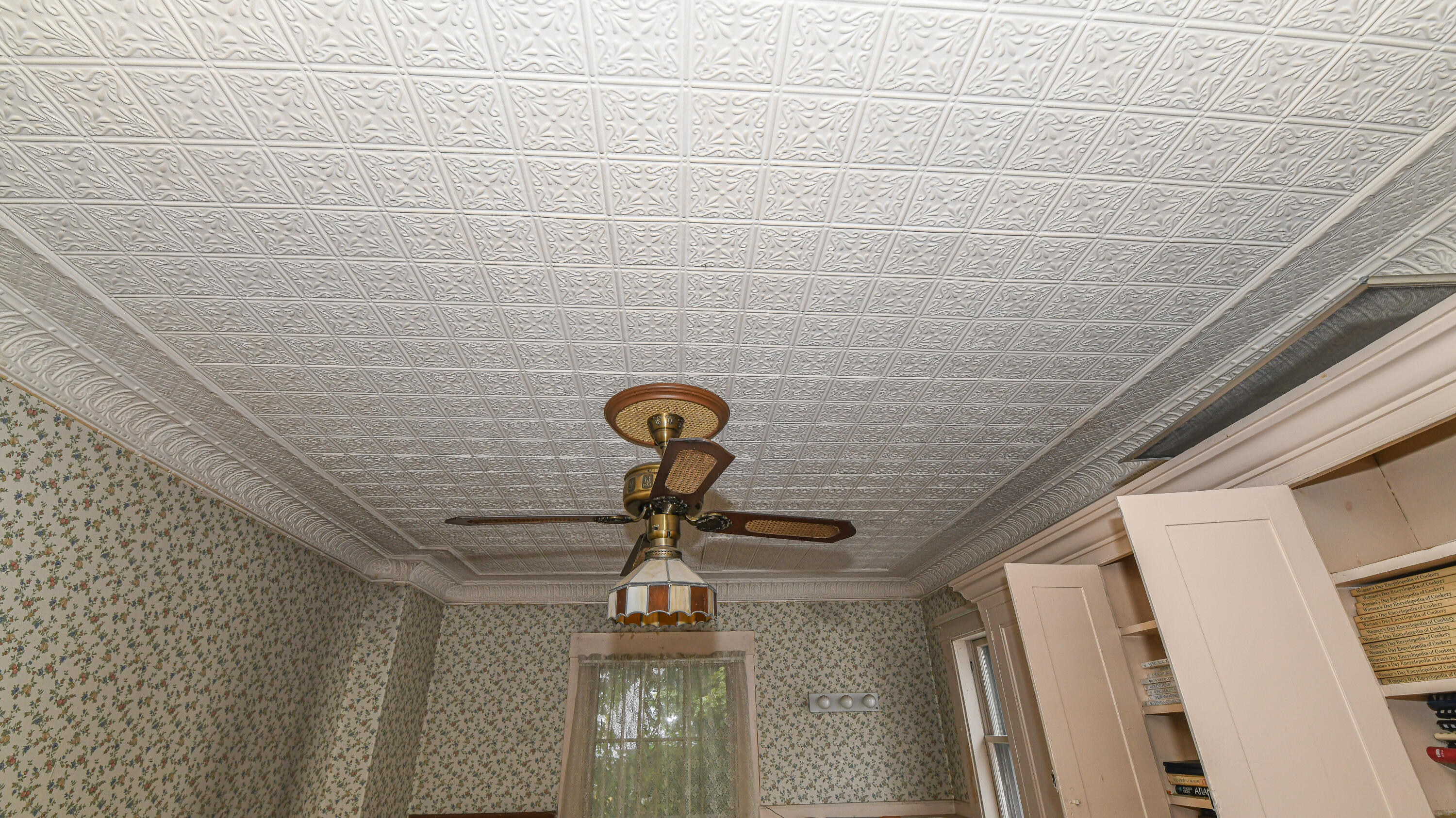 16 Buckfield Road Paris ME 04281