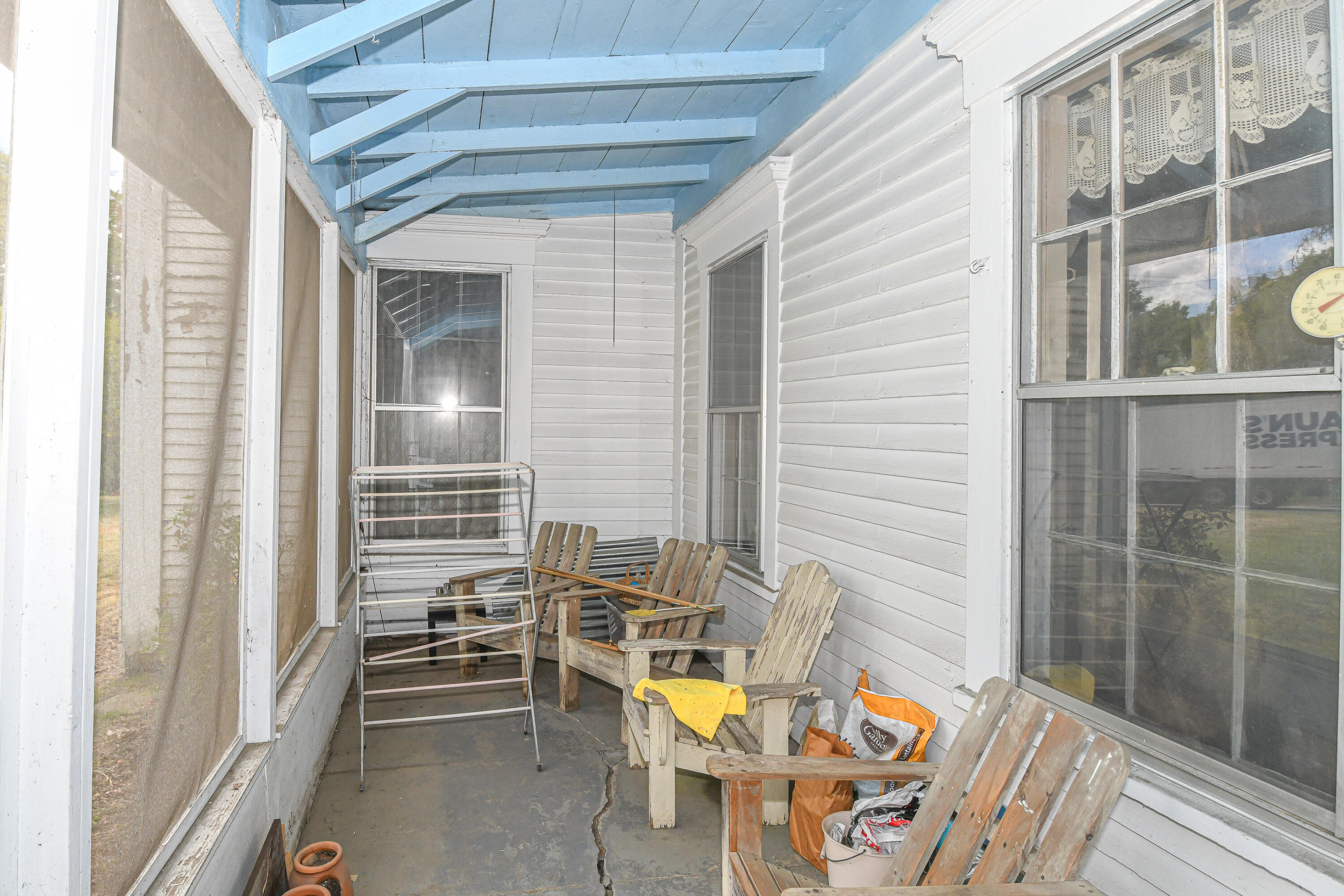 16 Buckfield Road Paris ME 04281