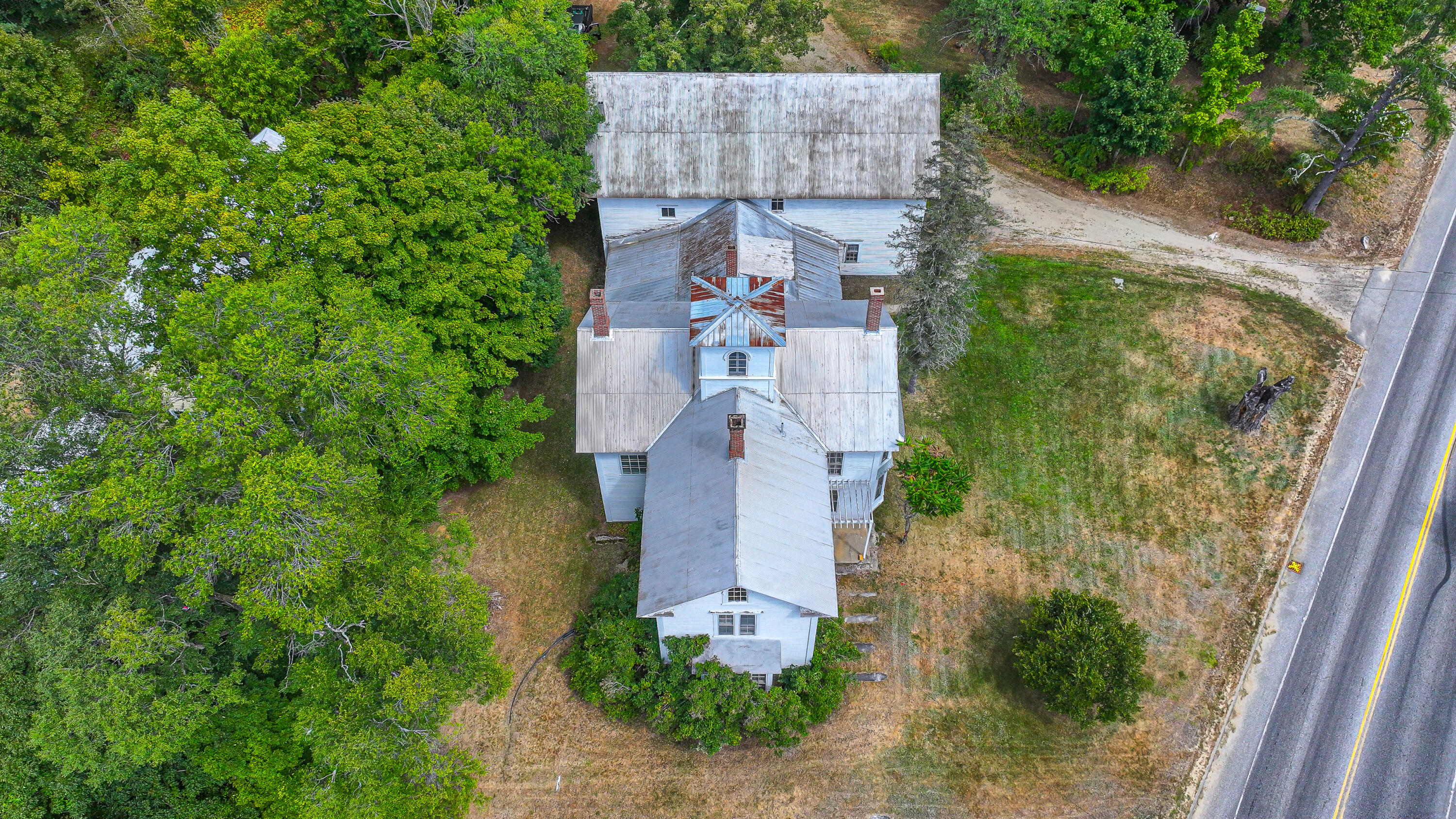 16 Buckfield Road Paris ME 04281