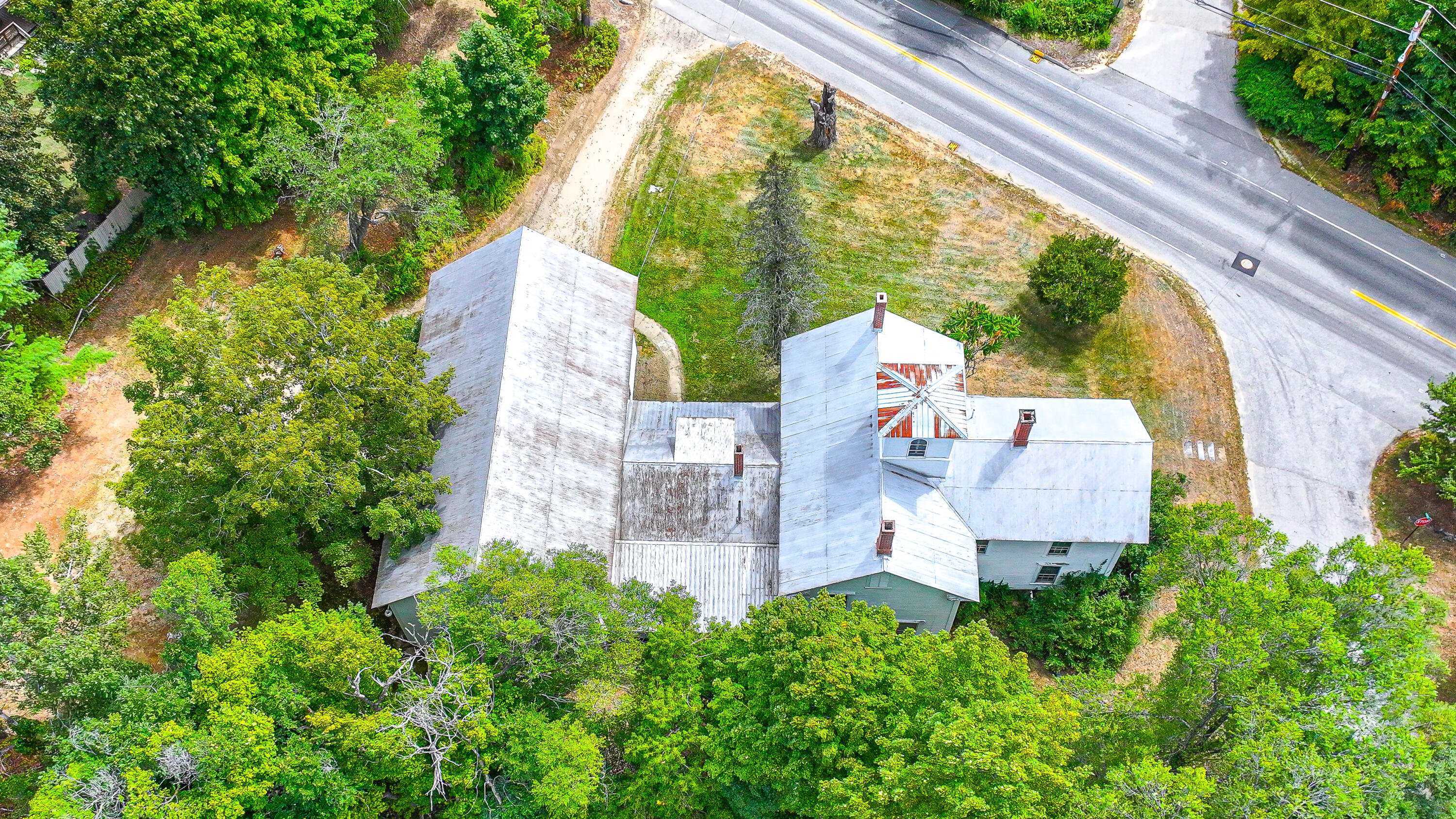 16 Buckfield Road Paris ME 04281