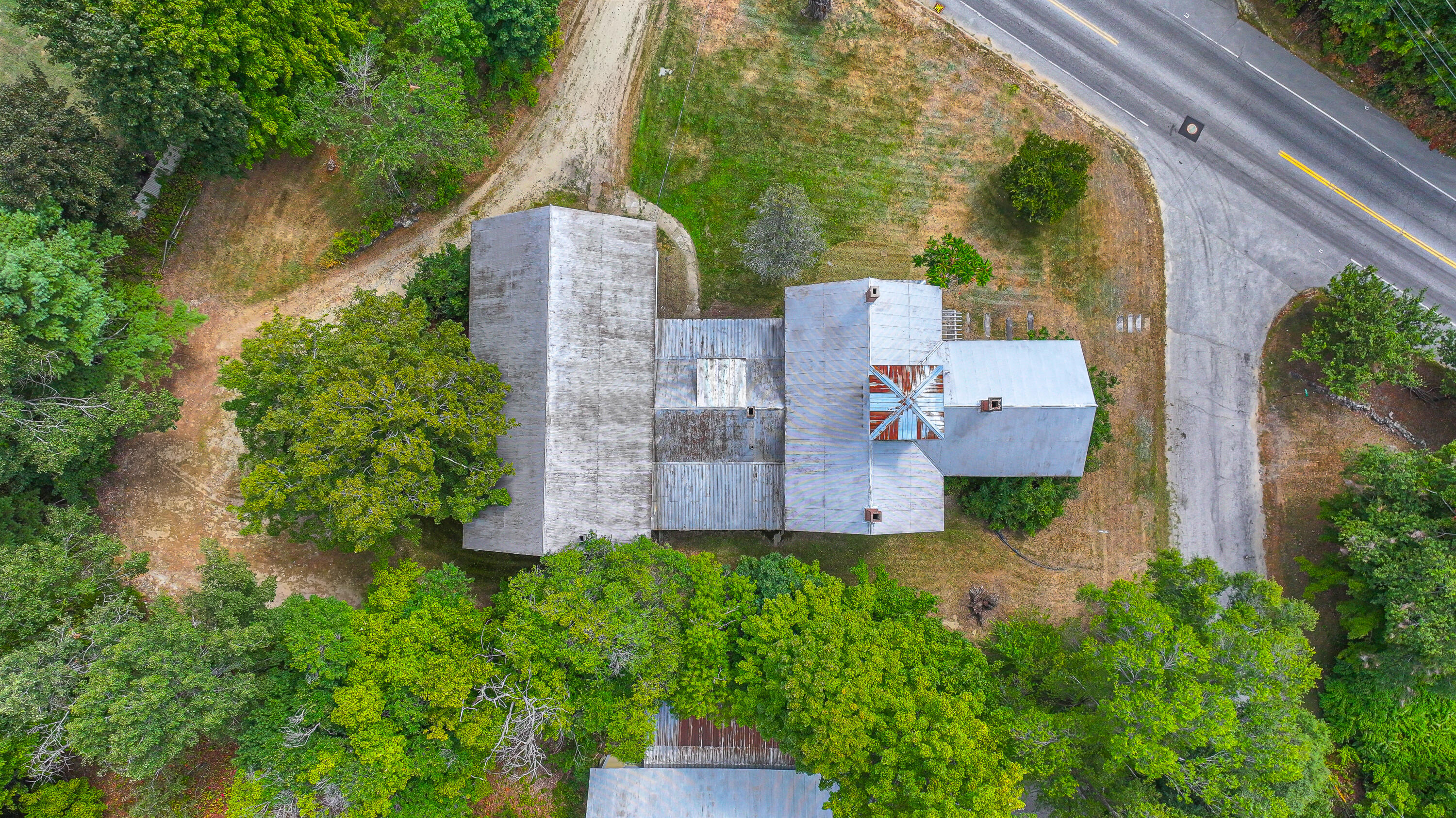 16 Buckfield Road Paris ME 04281