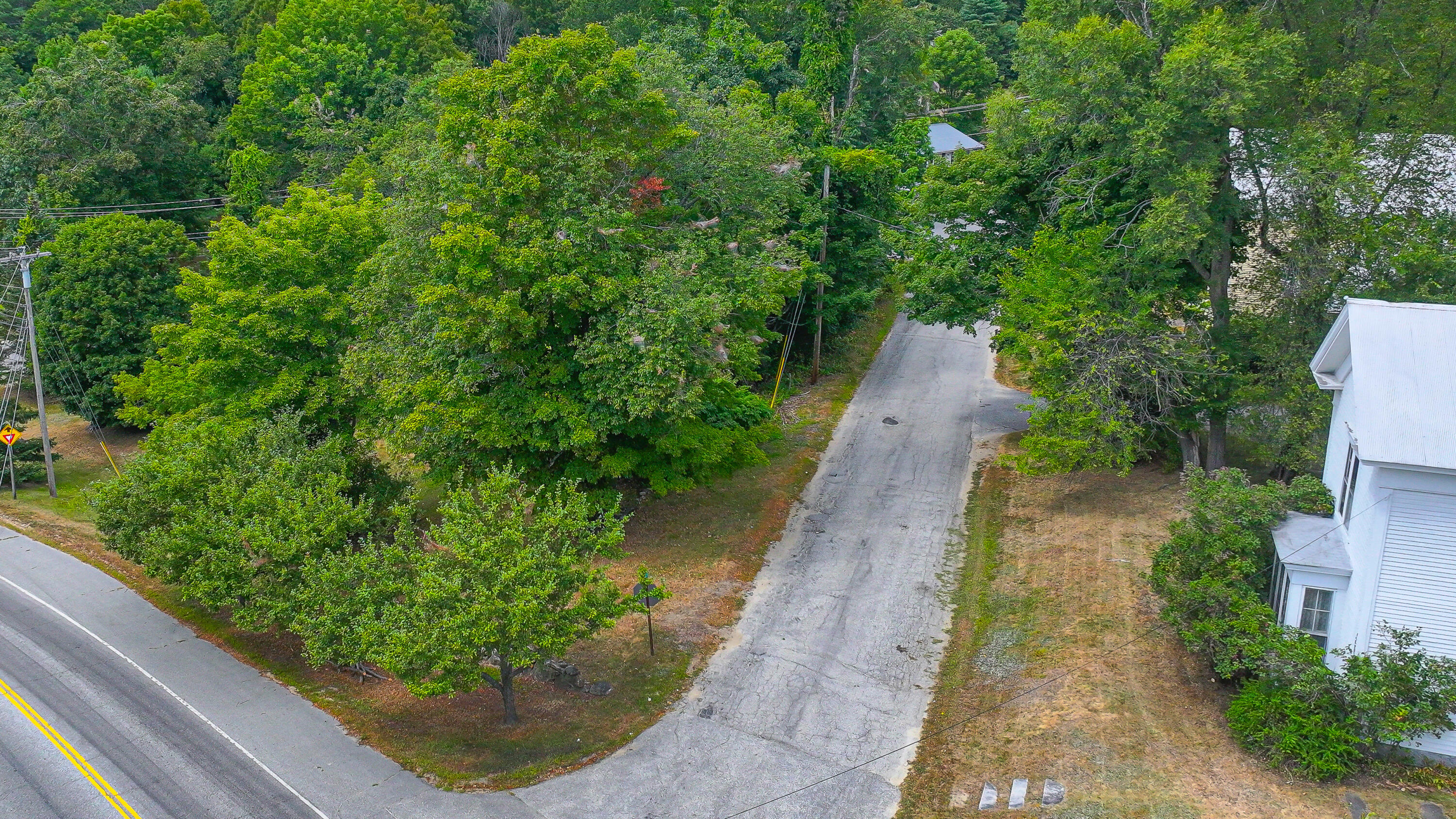 16 Buckfield Road Paris ME 04281