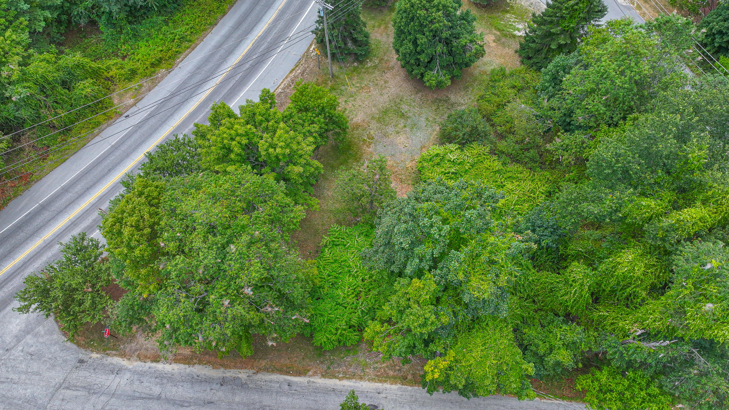 16 Buckfield Road Paris ME 04281