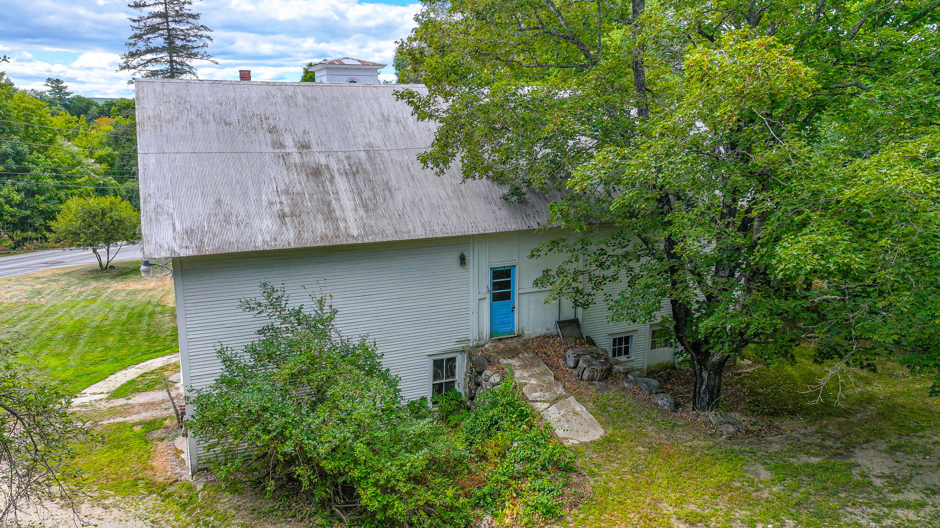 16 Buckfield Road Paris ME 04281