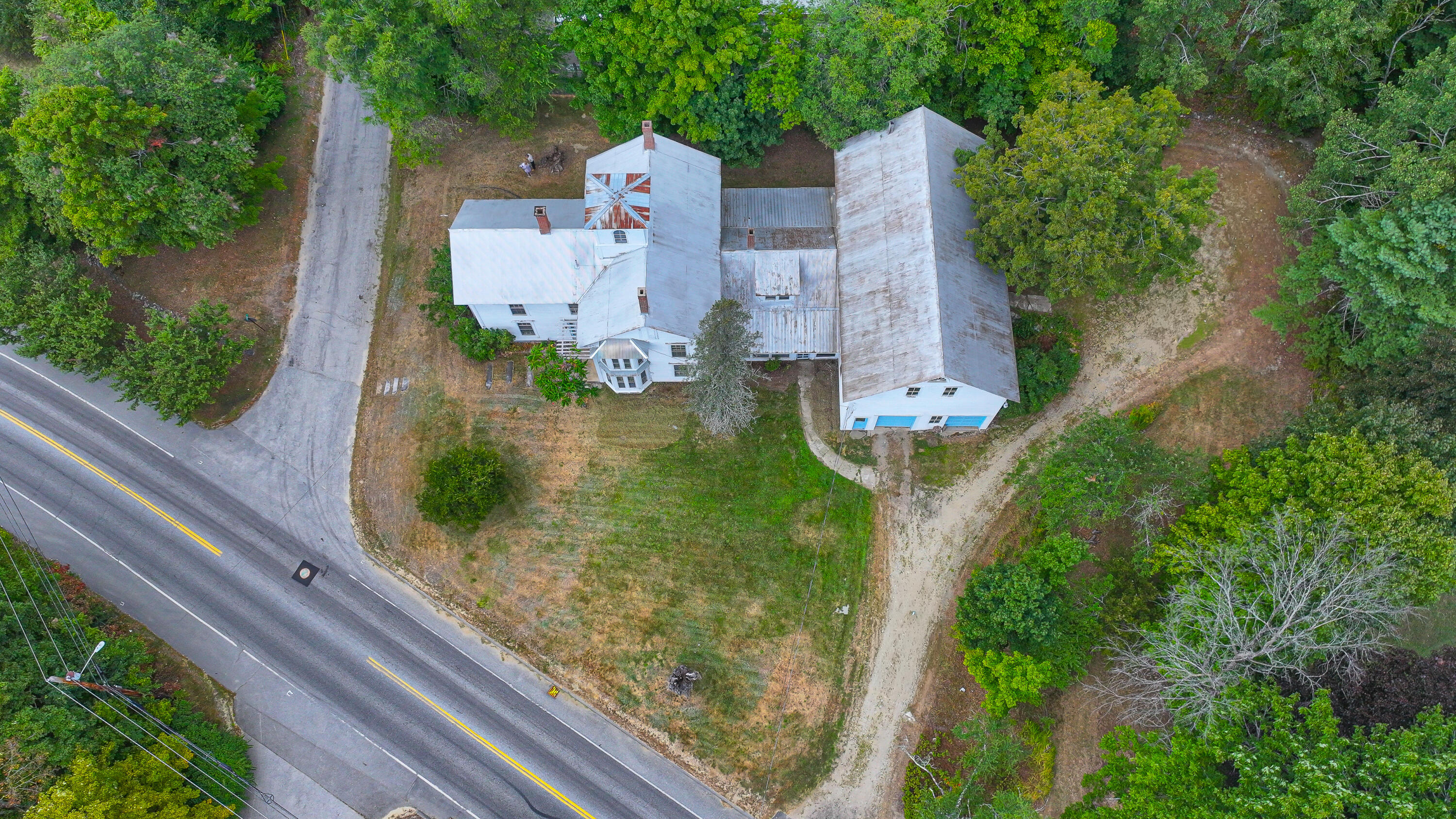 16 Buckfield Road Paris ME 04281