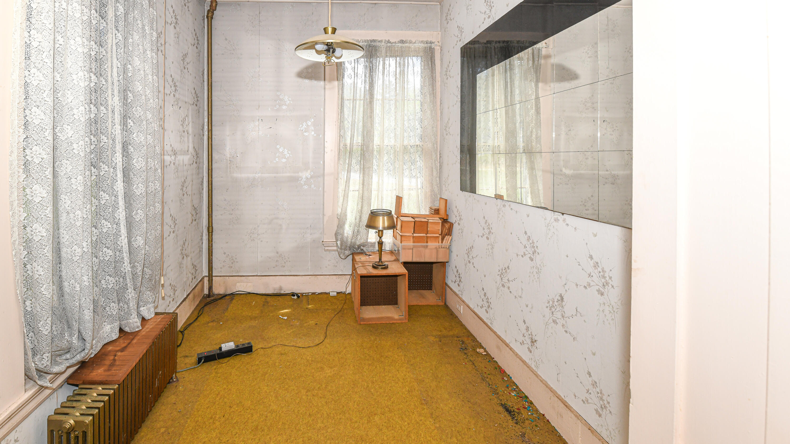 16 Buckfield Road Paris ME 04281