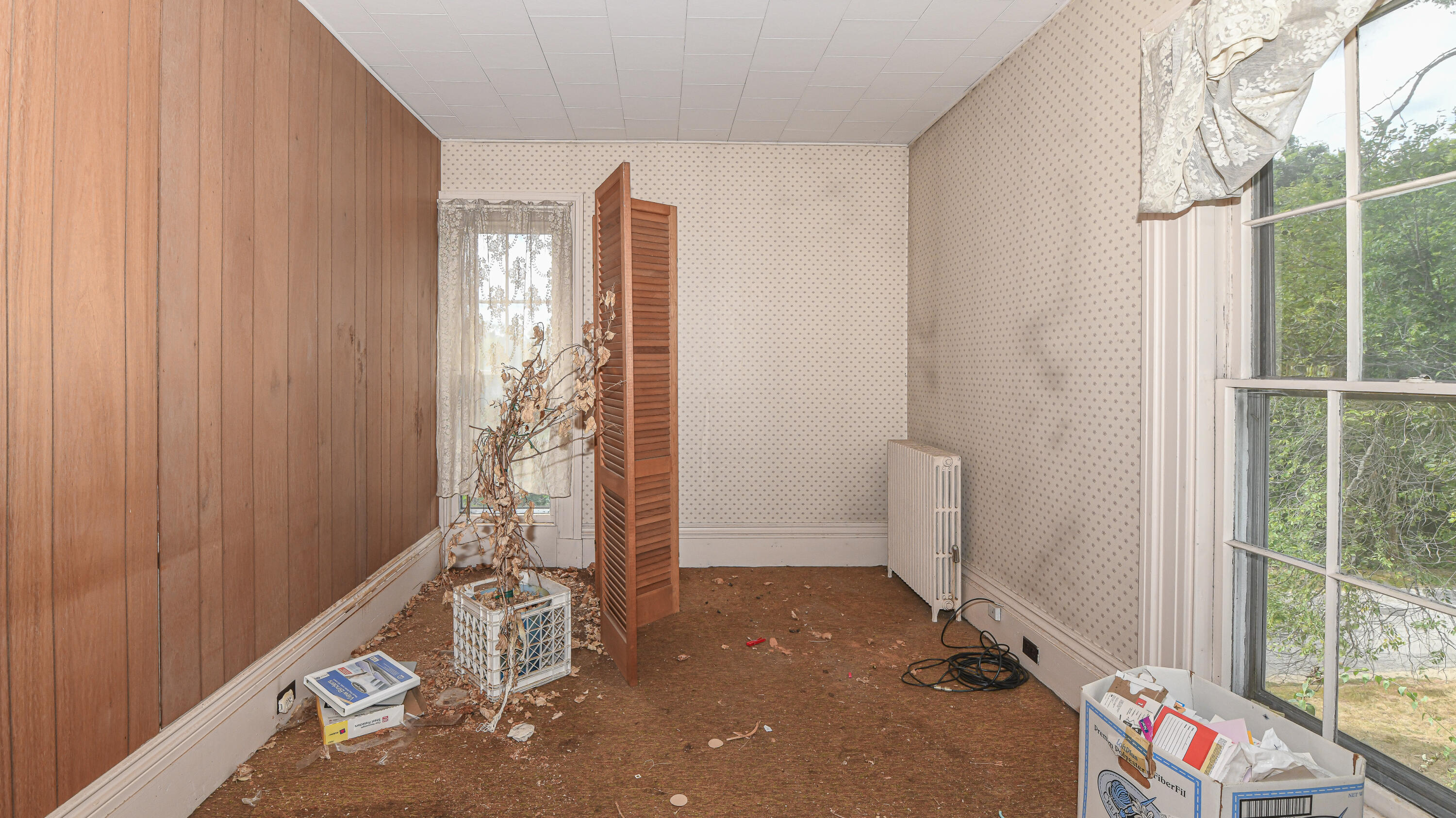 16 Buckfield Road Paris ME 04281