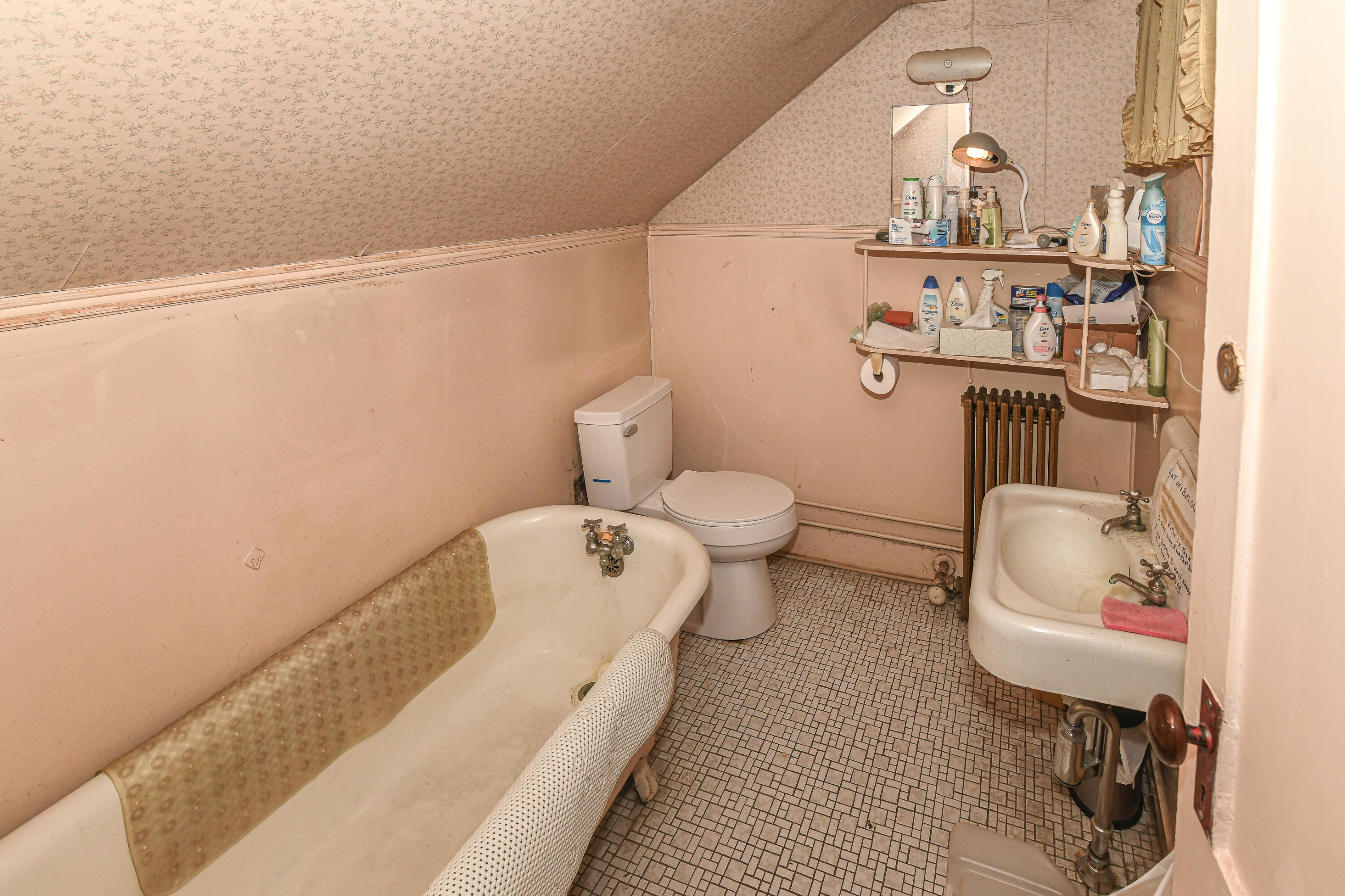 16 Buckfield Road Paris ME 04281