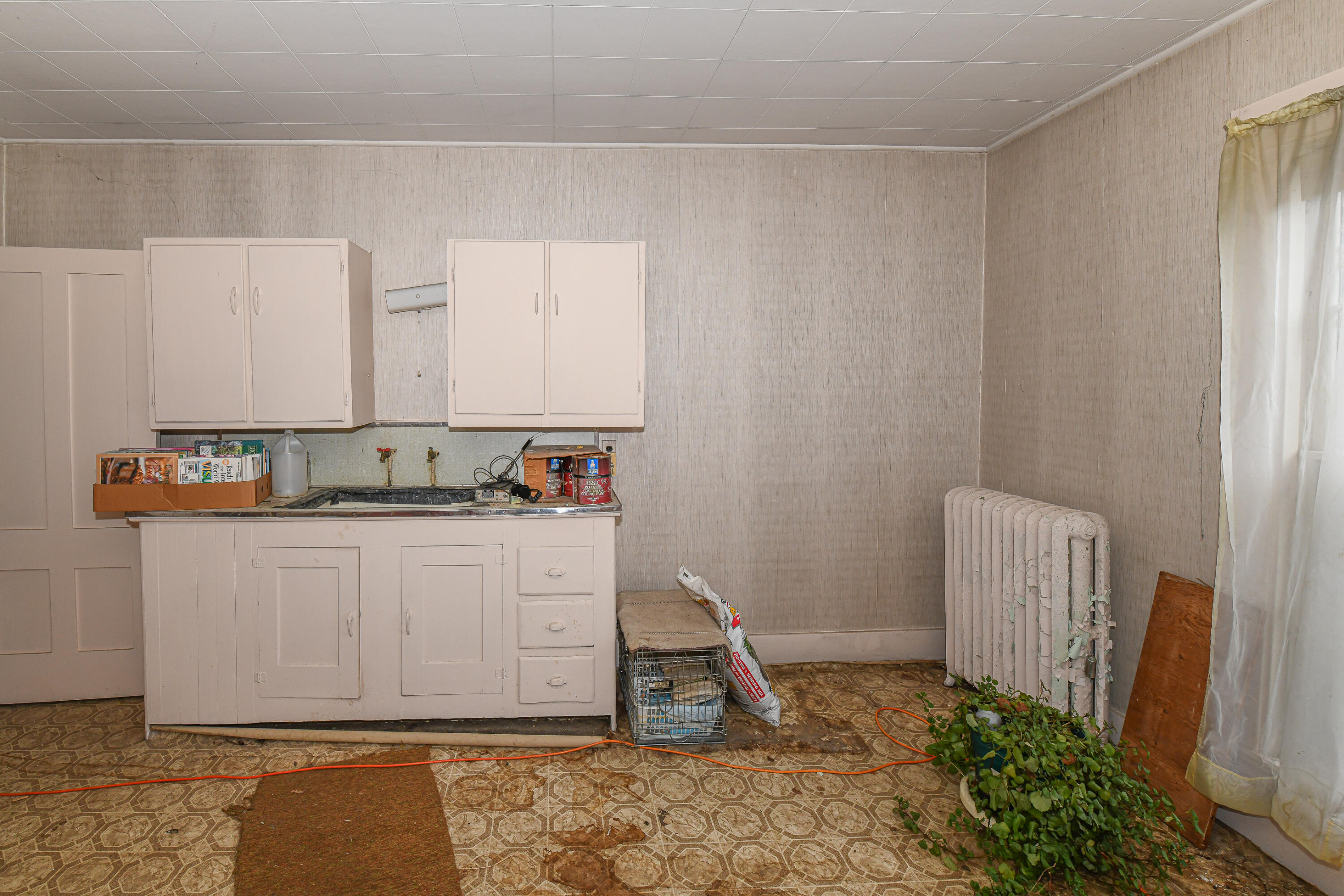 16 Buckfield Road Paris ME 04281