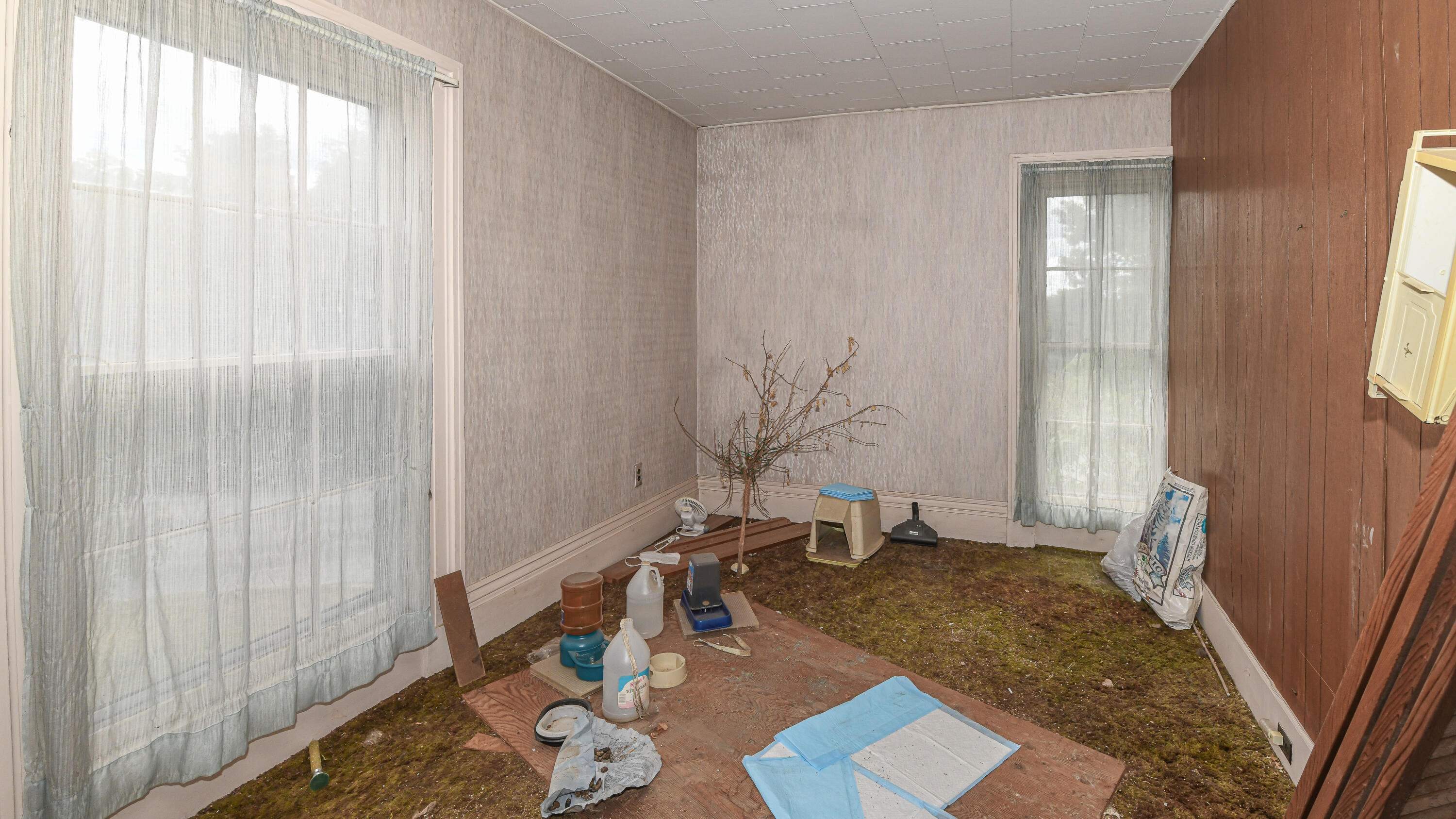 16 Buckfield Road Paris ME 04281