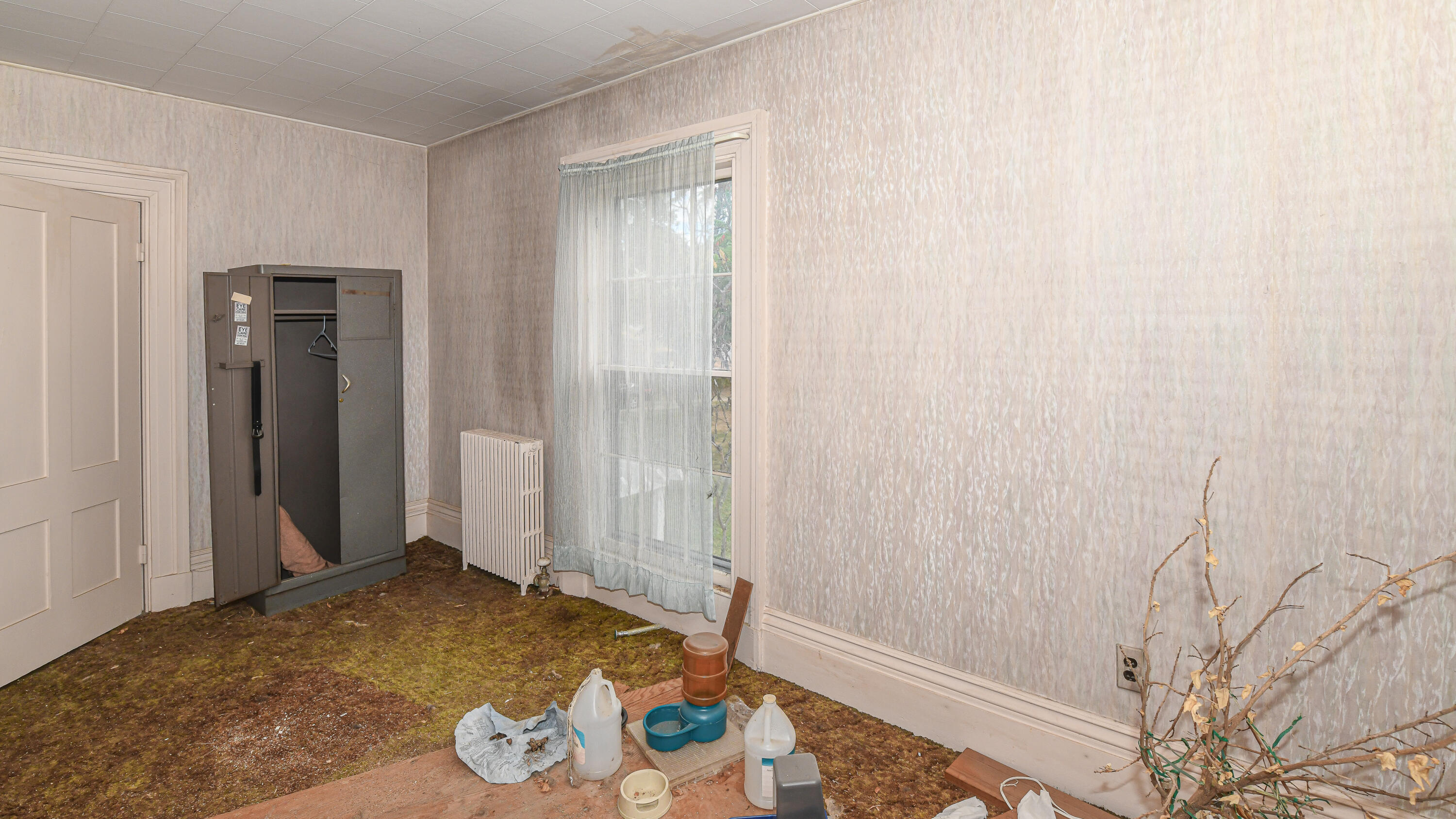 16 Buckfield Road Paris ME 04281