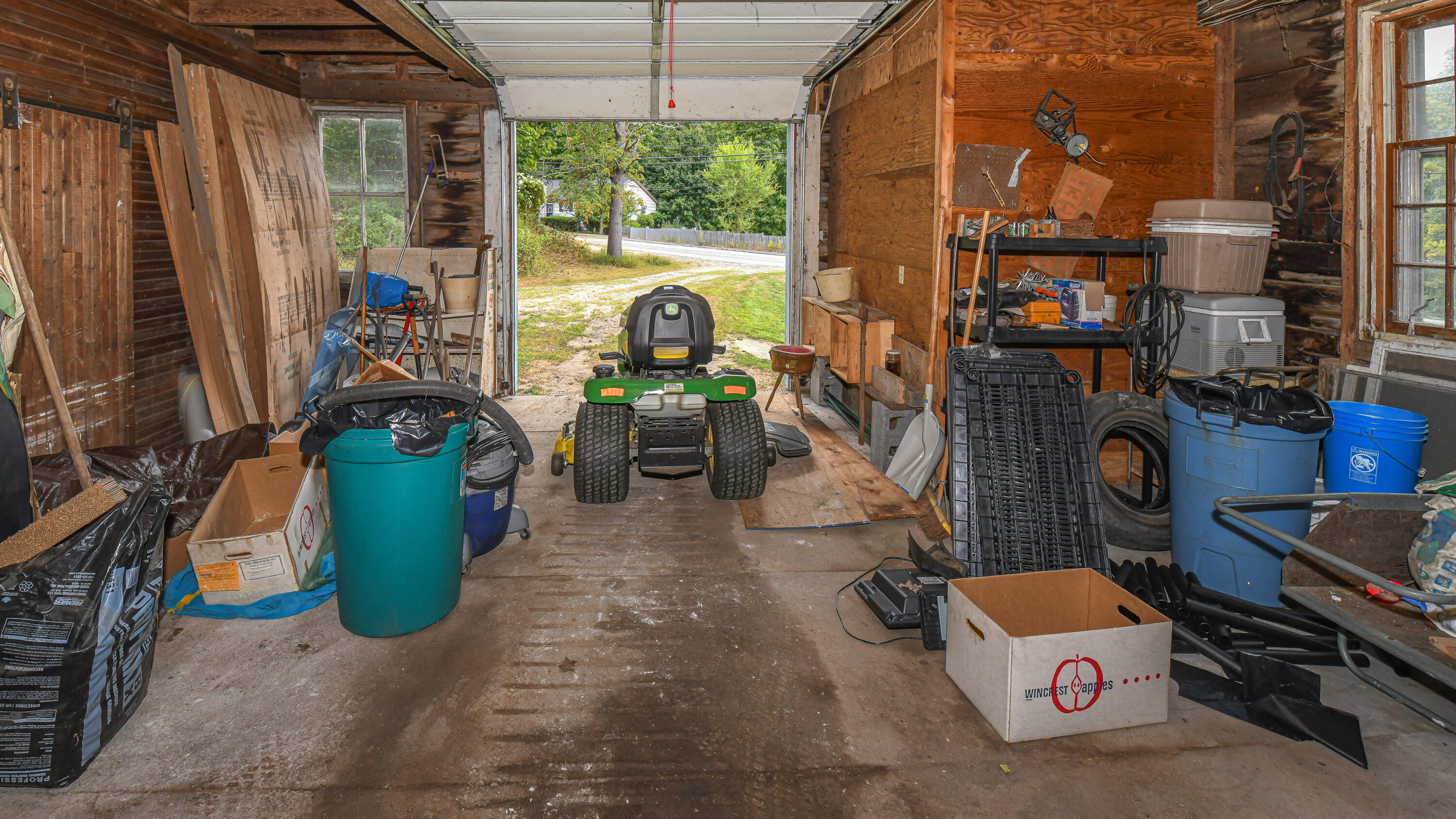 16 Buckfield Road Paris ME 04281