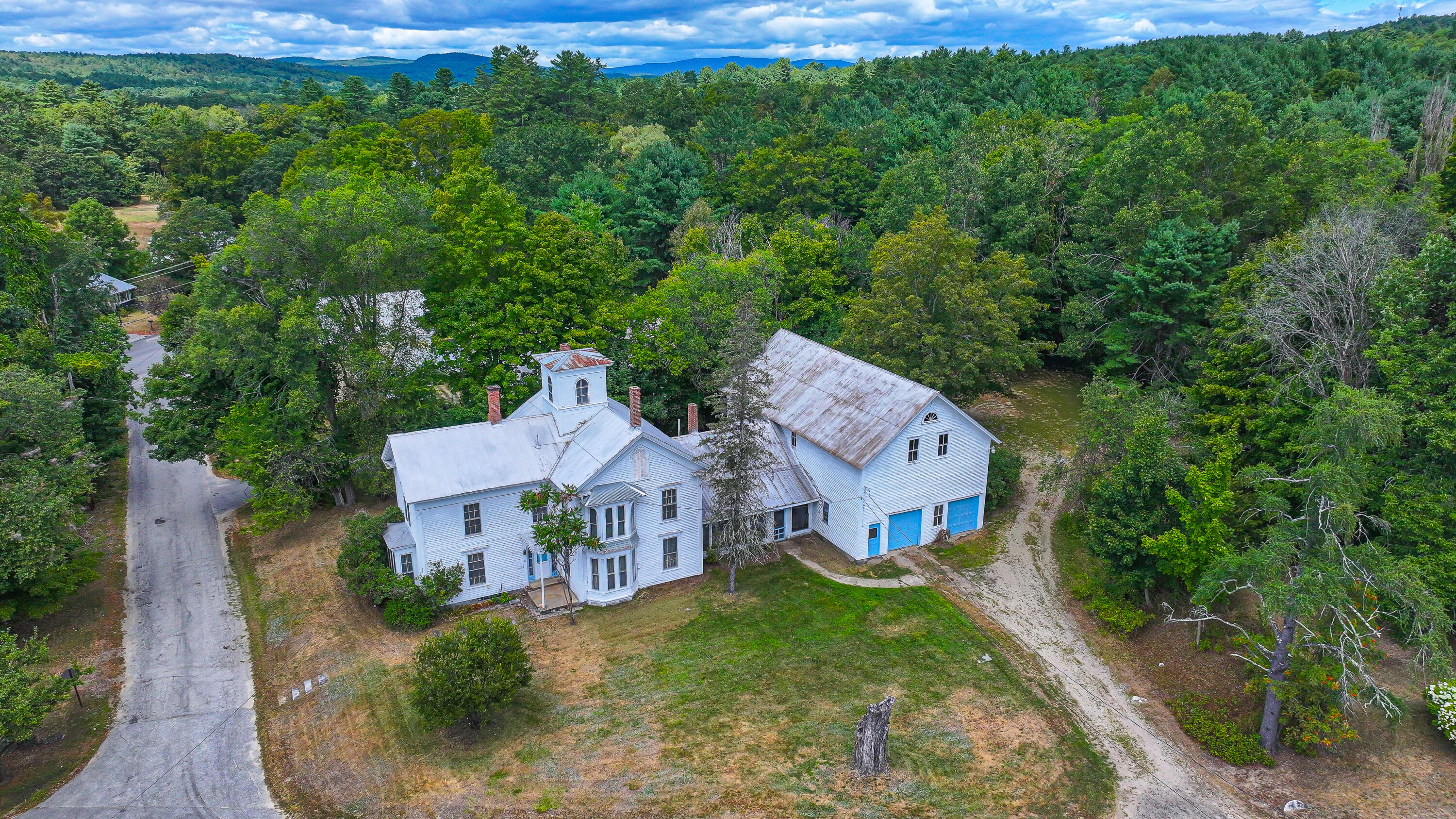 16 Buckfield Road Paris ME 04281