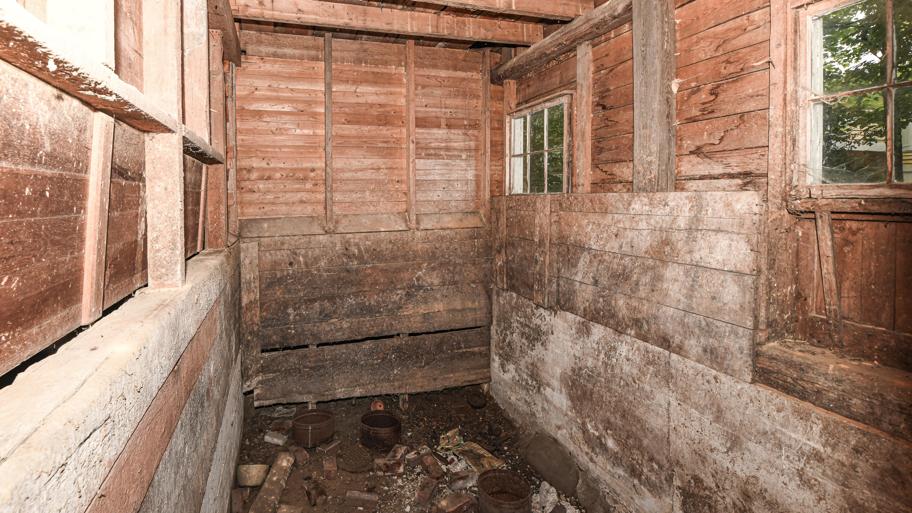 16 Buckfield Road Paris ME 04281