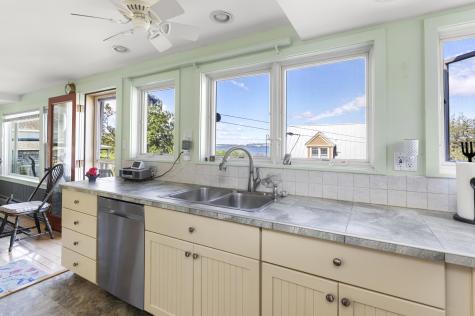 364 Island Avenue Portland ME 04108