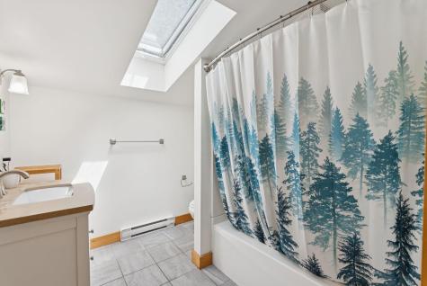 13 Eggemoggin Way Harpswell ME 04079