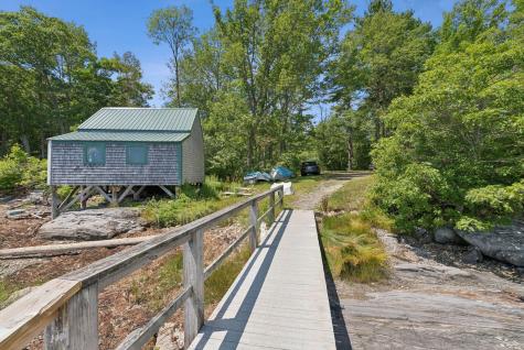13 Eggemoggin Way Harpswell ME 04079
