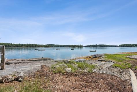 13 Eggemoggin Way Harpswell ME 04079