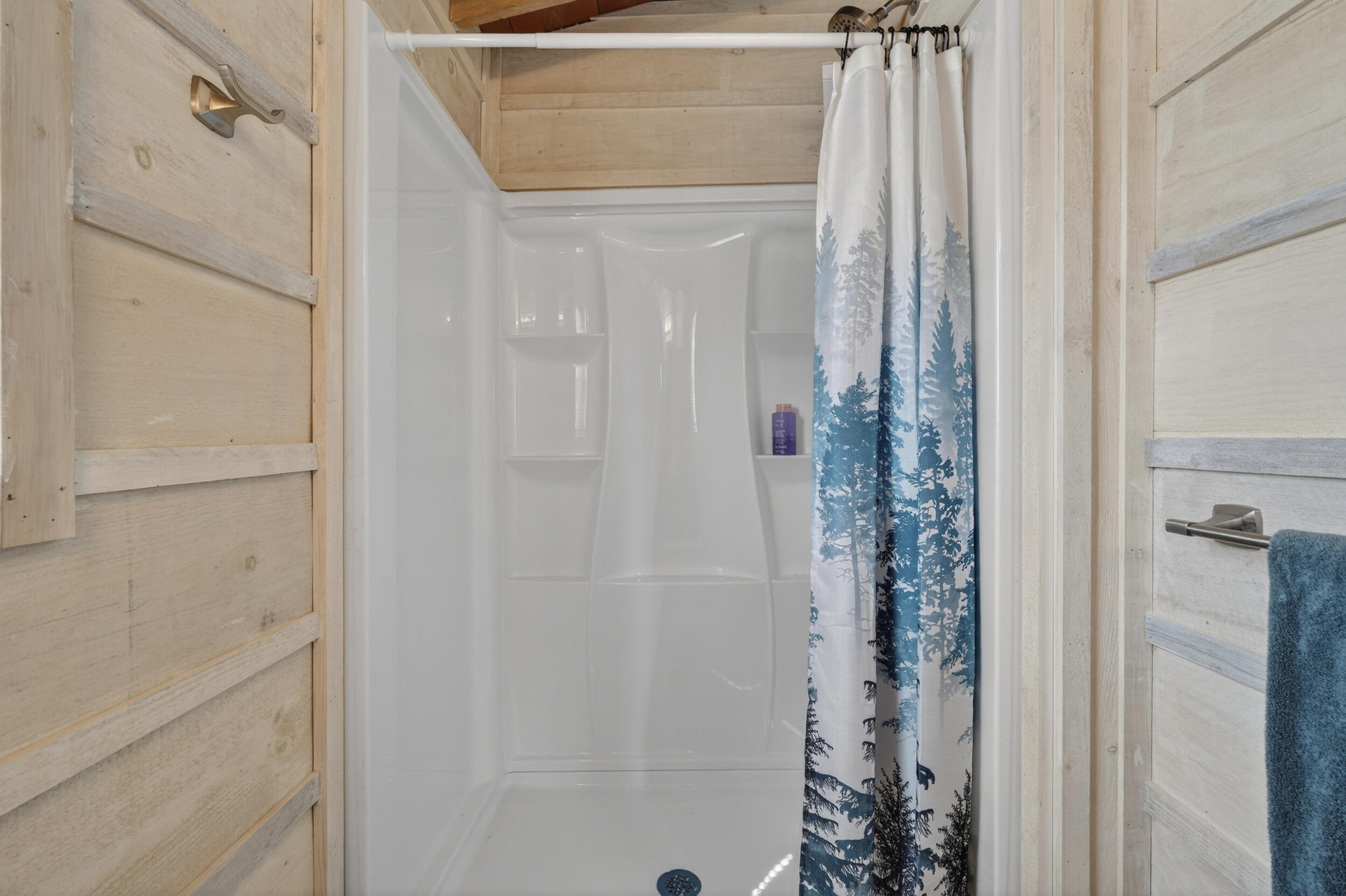 188 Caldwell Lane Oxford ME 04270