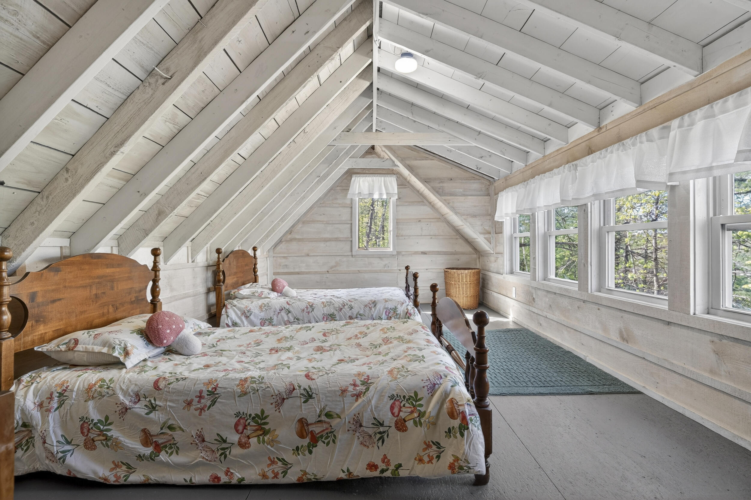 188 Caldwell Lane Oxford ME 04270