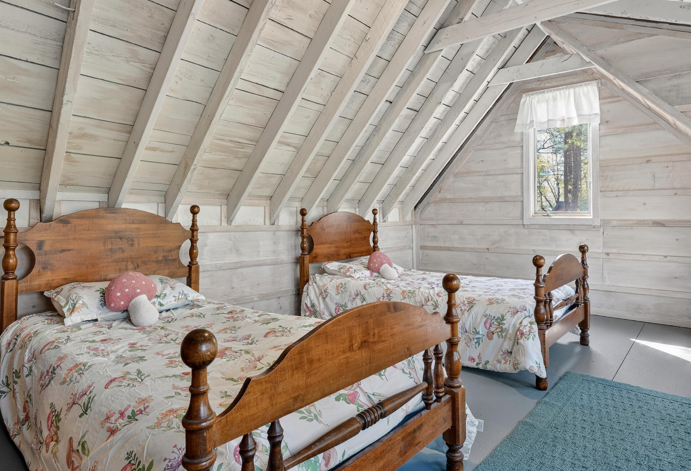 188 Caldwell Lane Oxford ME 04270