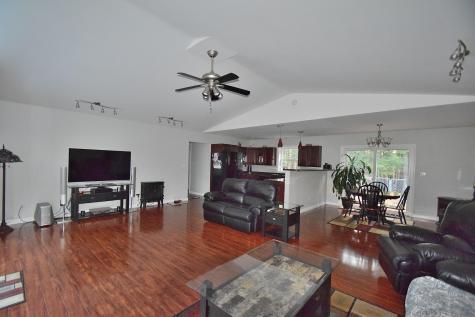 35 Halls Way Raymond ME 04071