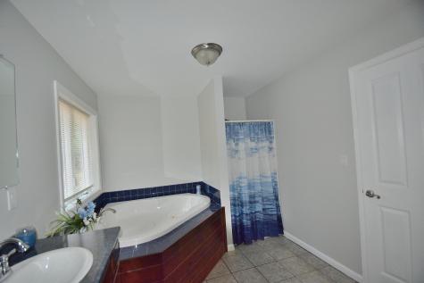 35 Halls Way Raymond ME 04071