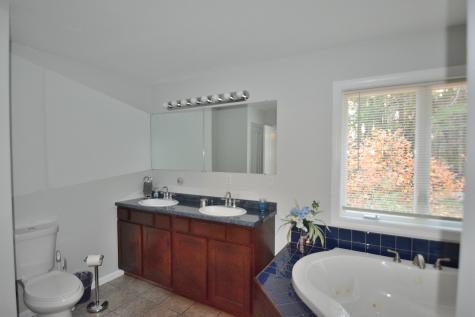 35 Halls Way Raymond ME 04071