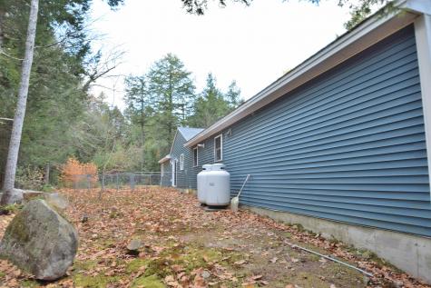 35 Halls Way Raymond ME 04071