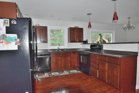 35 Halls Way Raymond ME 04071