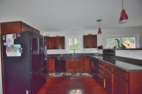 35 Halls Way Raymond ME 04071