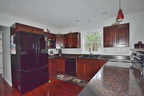 35 Halls Way Raymond ME 04071