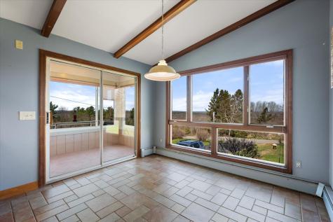 10 Sunset Drive Holden ME 04429