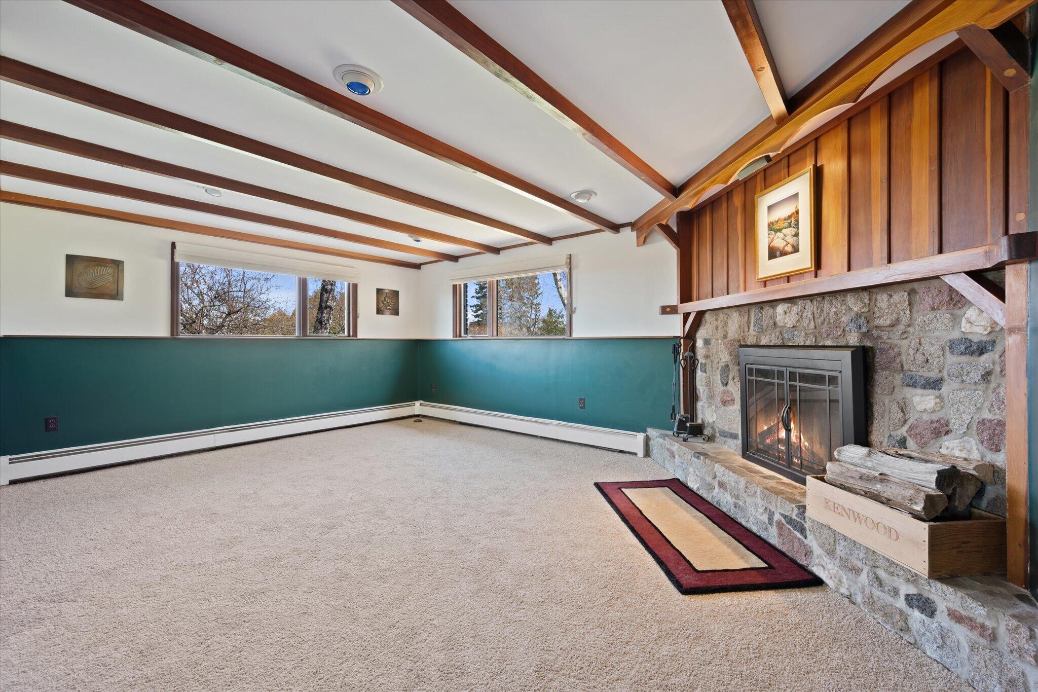 10 Sunset Drive Holden ME 04429