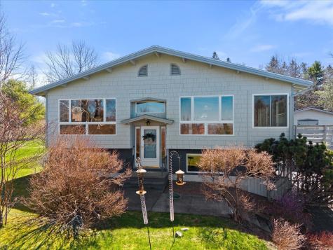 10 Sunset Drive Holden ME 04429