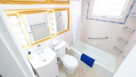 16 Gardner Road Orono ME 04473