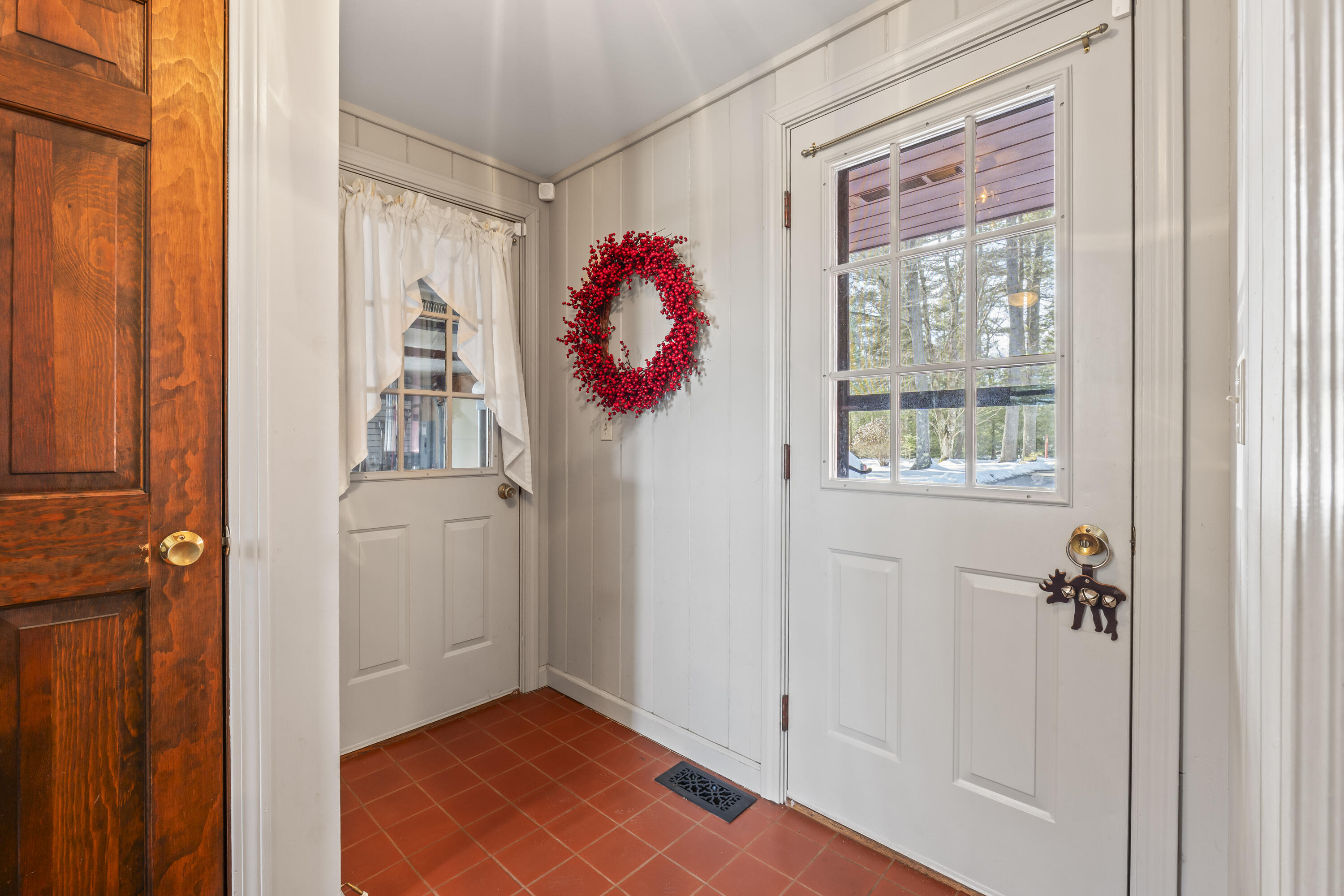 208 Youngs Point Road Wiscasset ME 04578