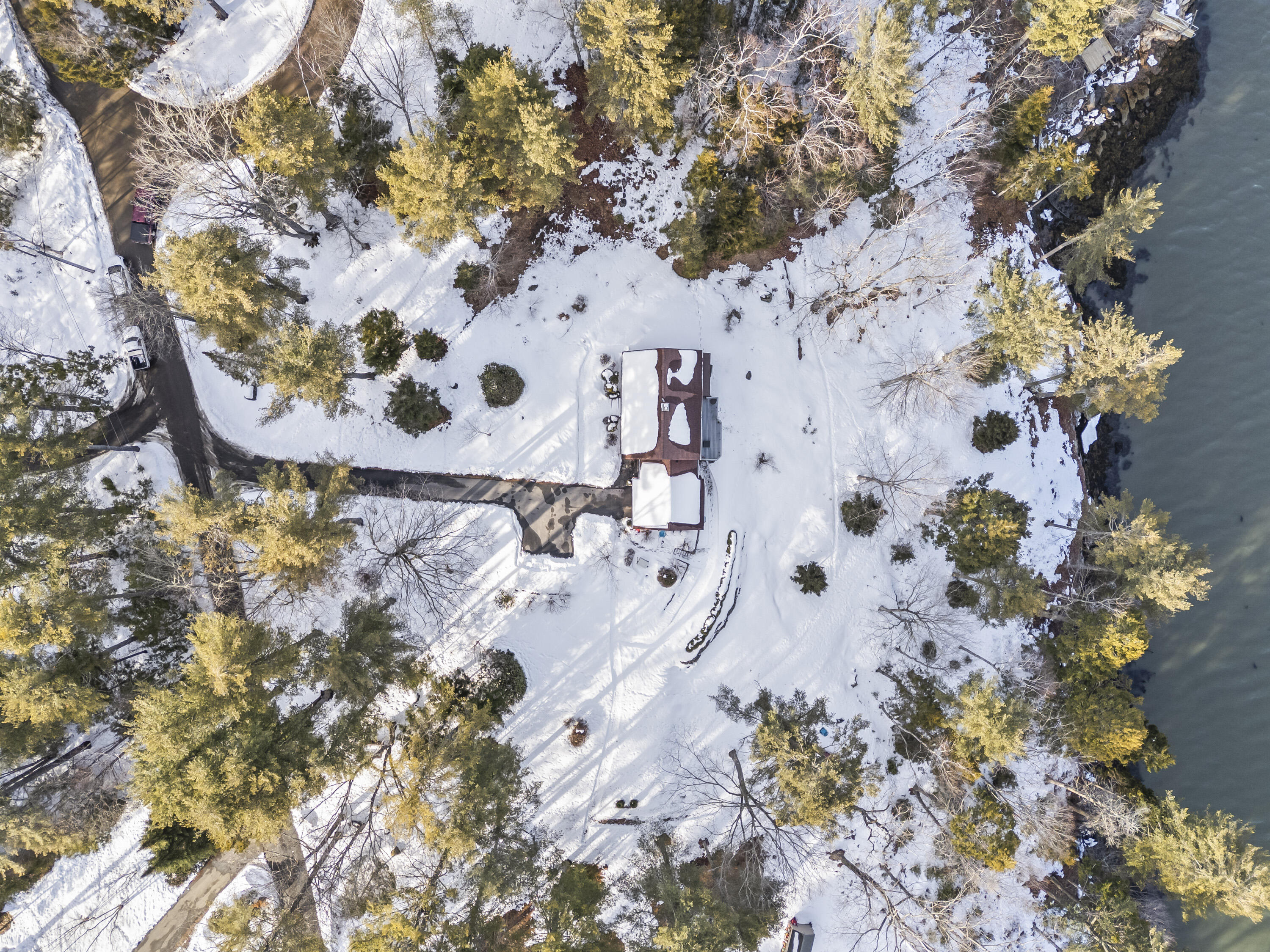 208 Youngs Point Road Wiscasset ME 04578