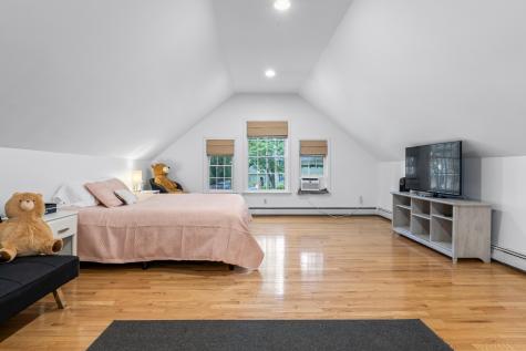 8 Chestnut Road Brunswick ME 04011