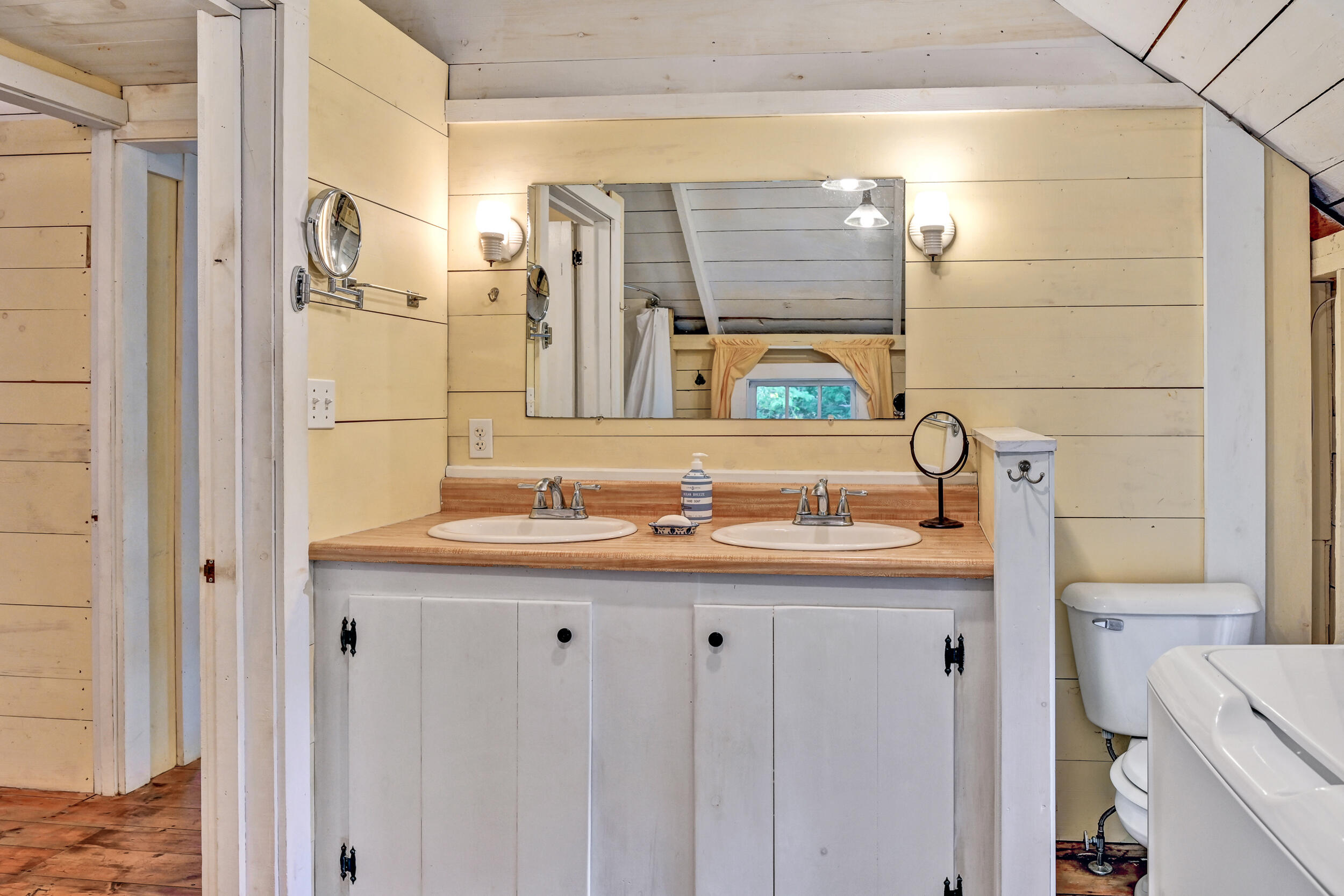 150 Wildwood Shores Road Nobleboro ME 04555