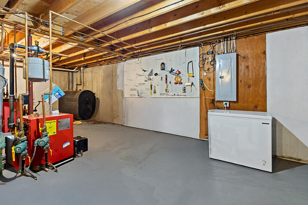 137 Barlen Street Farmington ME 04938