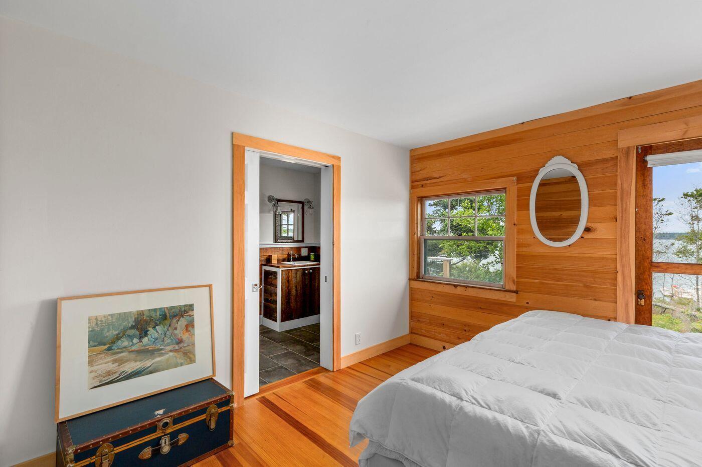 14 Kingsbury Point Vinalhaven ME 04863